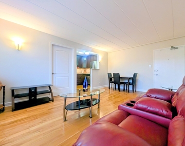 6161 N Hoyne Avenue - Photo Thumbnail 1