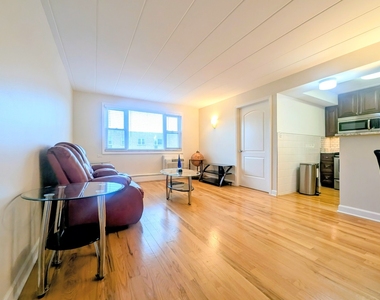 6161 N Hoyne Avenue - Photo Thumbnail 2