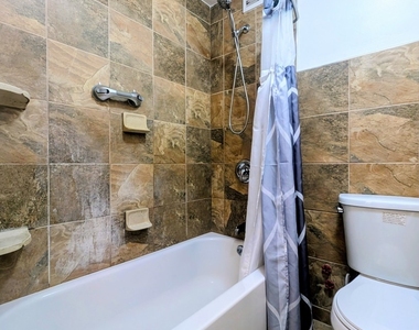 6161 N Hoyne Avenue - Photo Thumbnail 8