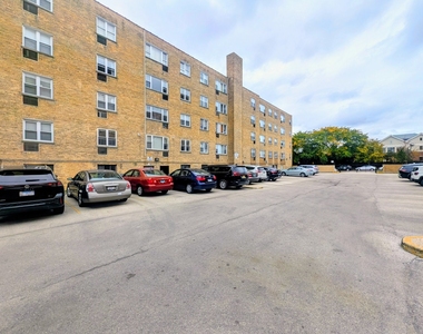 6161 N Hoyne Avenue - Photo Thumbnail 11