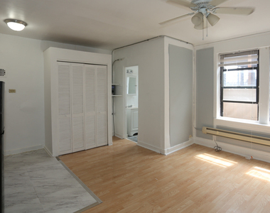 4735 N Beacon Street - Photo Thumbnail 7
