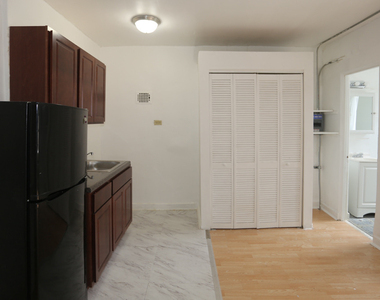 4735 N Beacon Street - Photo Thumbnail 2