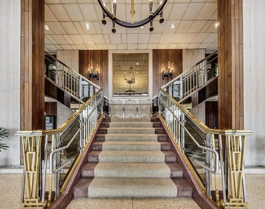 3200 N Lake Shore Drive - Photo Thumbnail 2