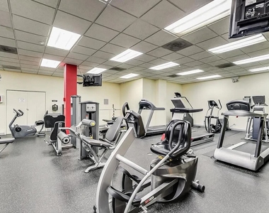3200 N Lake Shore Drive - Photo Thumbnail 18