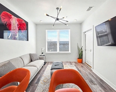 525 Parkway Drive Ne - Photo Thumbnail 7