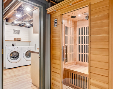 809 N Madison Street - Photo Thumbnail 23