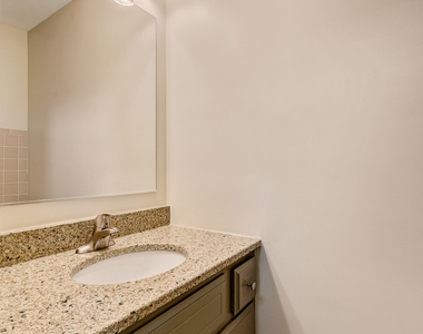 809 N Madison Street - Photo Thumbnail 13