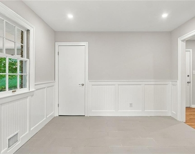 751 Smithstone Road Se - Photo Thumbnail 7