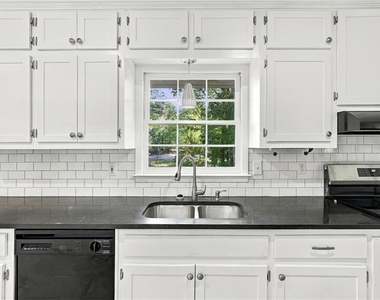751 Smithstone Road Se - Photo Thumbnail 13