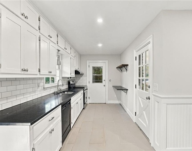 751 Smithstone Road Se - Photo Thumbnail 12
