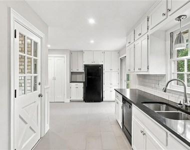 751 Smithstone Road Se - Photo Thumbnail 15