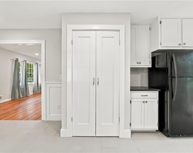 751 Smithstone Road Se - Photo Thumbnail 9