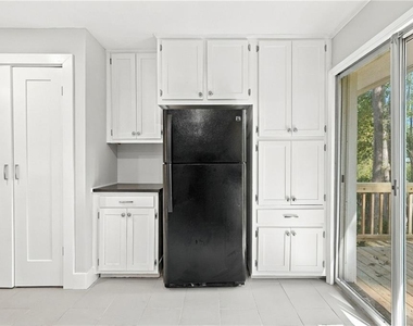 751 Smithstone Road Se - Photo Thumbnail 11