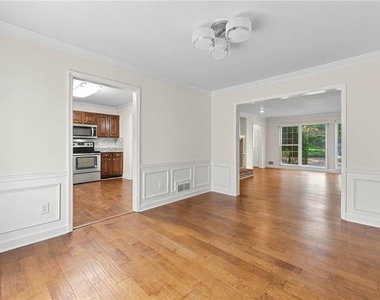 2012 Falcon Glen Court - Photo Thumbnail 3