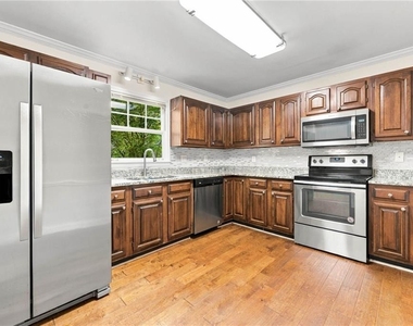 2012 Falcon Glen Court - Photo Thumbnail 8