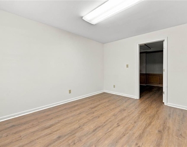 2012 Falcon Glen Court - Photo Thumbnail 31