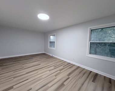 30974 N Milwaukee Avenue - Photo Thumbnail 8