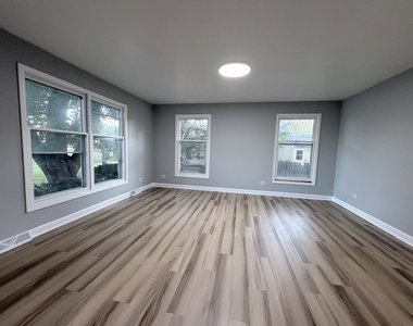 30974 N Milwaukee Avenue - Photo Thumbnail 2