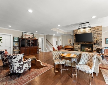2819 Ne Point Overlook - Photo Thumbnail 45