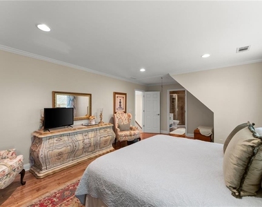 2819 Ne Point Overlook - Photo Thumbnail 34
