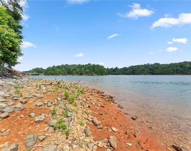 2819 Ne Point Overlook - Photo Thumbnail 7