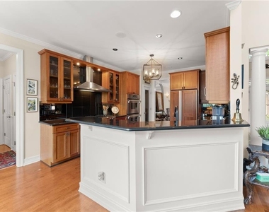 2819 Ne Point Overlook - Photo Thumbnail 18
