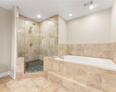 2819 Ne Point Overlook - Photo Thumbnail 53