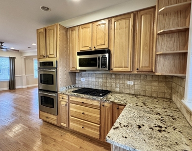 3722 W School Street - Photo Thumbnail 9