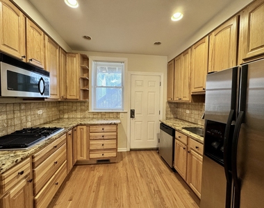 3722 W School Street - Photo Thumbnail 5