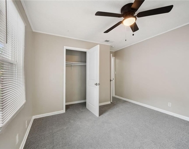 569 Lawton Street Sw - Photo Thumbnail 14
