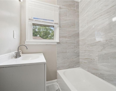 569 Lawton Street Sw - Photo Thumbnail 18