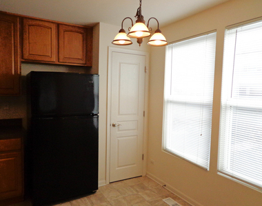 131 Bristol Lane - Photo Thumbnail 5