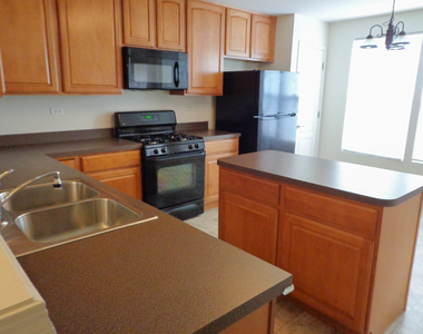 131 Bristol Lane - Photo Thumbnail 4