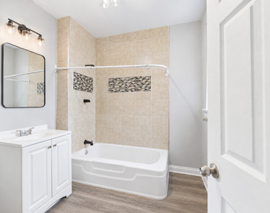 1525 W Garfield Boulevard - Photo Thumbnail 5