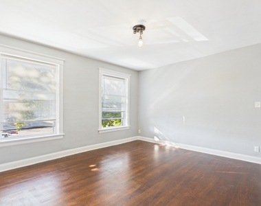 1525 W Garfield Boulevard - Photo Thumbnail 9