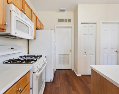 2759 Mcclennan Court - Photo Thumbnail 9