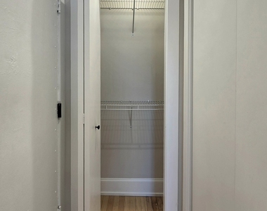 2748 N Hampden Court - Photo Thumbnail 11
