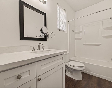 6606 Belmont Bend - Photo Thumbnail 32