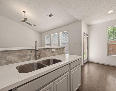 6606 Belmont Bend - Photo Thumbnail 23