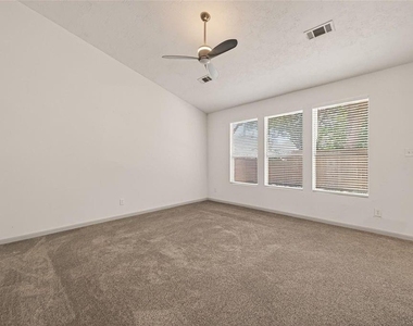 6606 Belmont Bend - Photo Thumbnail 14