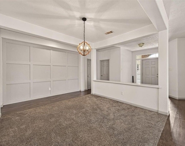 6606 Belmont Bend - Photo Thumbnail 9