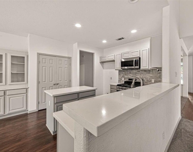 6606 Belmont Bend - Photo Thumbnail 18