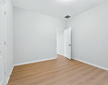 2129 Solstice Boulevard - Photo Thumbnail 17