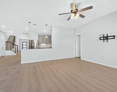 2129 Solstice Boulevard - Photo Thumbnail 6