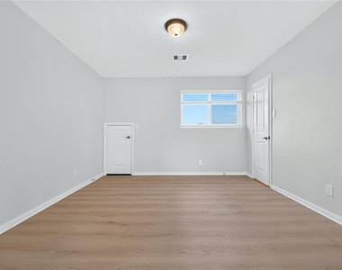2129 Solstice Boulevard - Photo Thumbnail 21