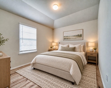 15226 Dinnet Berm Drive - Photo Thumbnail 10