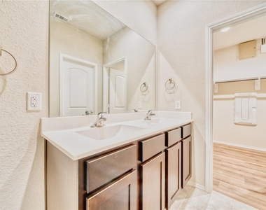 15226 Dinnet Berm Drive - Photo Thumbnail 15