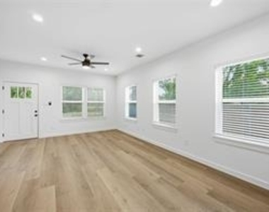 8412 Darien St Unit B - Photo Thumbnail 5