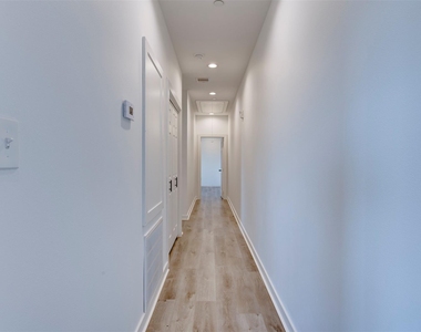 175 W 6th Street - Photo Thumbnail 14