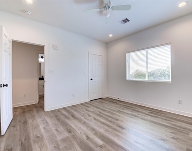 175 W 6th Street - Photo Thumbnail 19